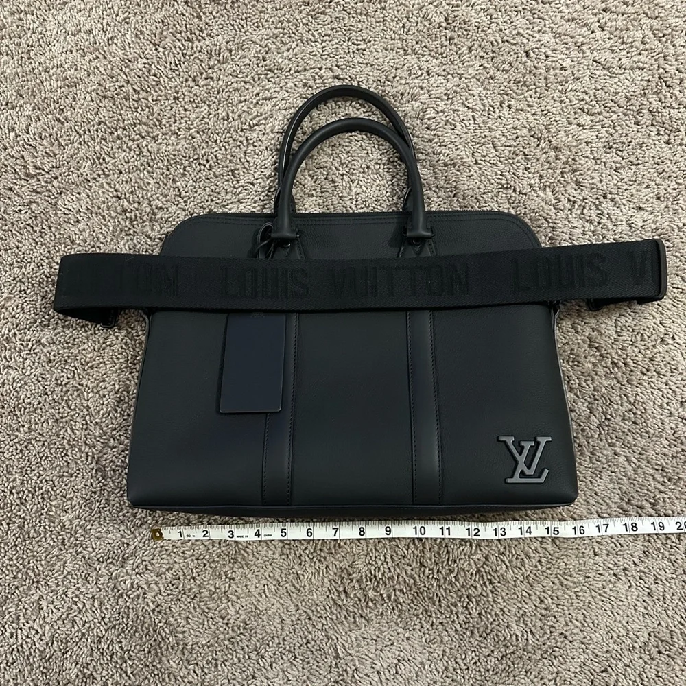 Louis Vuitton Aerogram Takeoff Briefcase in black calfskin leather